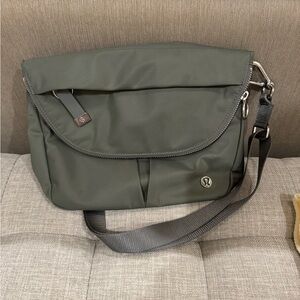 Lululemon All Night Festival Bag 5L EUC SFPF home